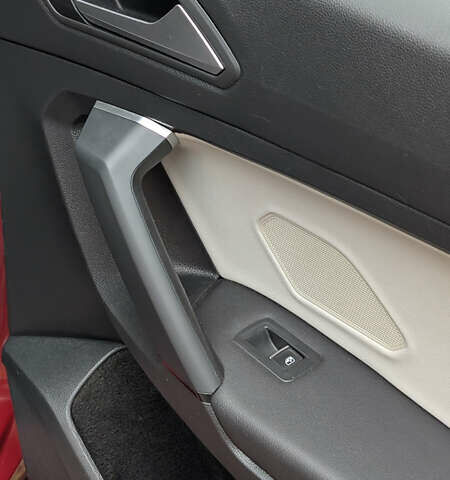 Червоний Фольксваген Tiguan Allspace, об'ємом двигуна 2 л та пробігом 198 тис. км за 16499 $, фото 28 на Automoto.ua