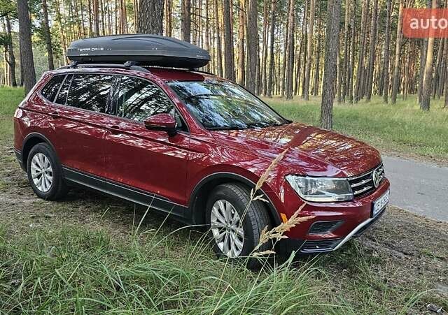 Красный Фольксваген Tiguan Allspace, объемом двигателя 1.98 л и пробегом 139 тыс. км за 19100 $, фото 2 на Automoto.ua