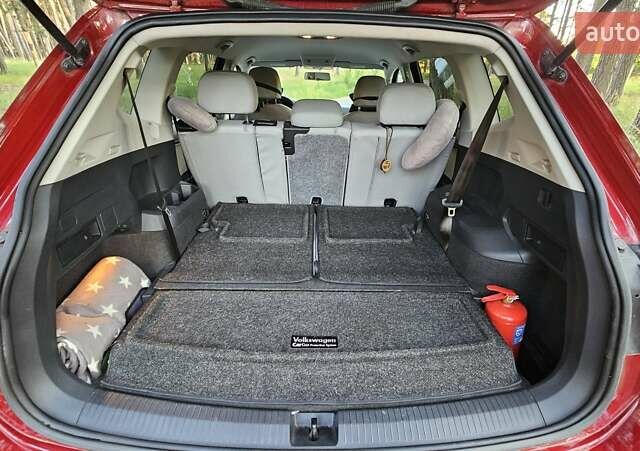 Красный Фольксваген Tiguan Allspace, объемом двигателя 1.98 л и пробегом 139 тыс. км за 19100 $, фото 8 на Automoto.ua