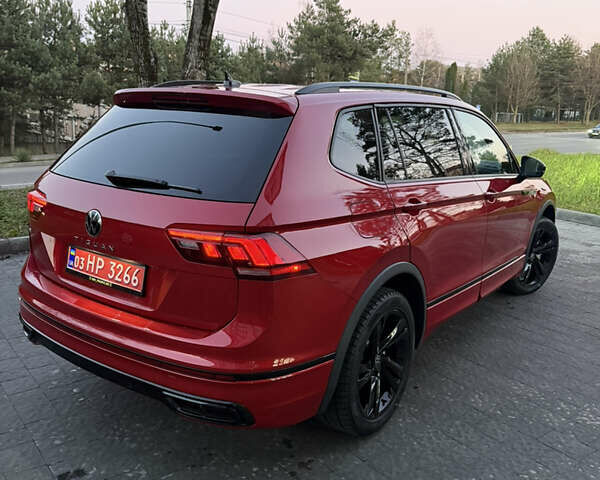 Червоний Фольксваген Tiguan Allspace, об'ємом двигуна 2 л та пробігом 23 тис. км за 29900 $, фото 4 на Automoto.ua