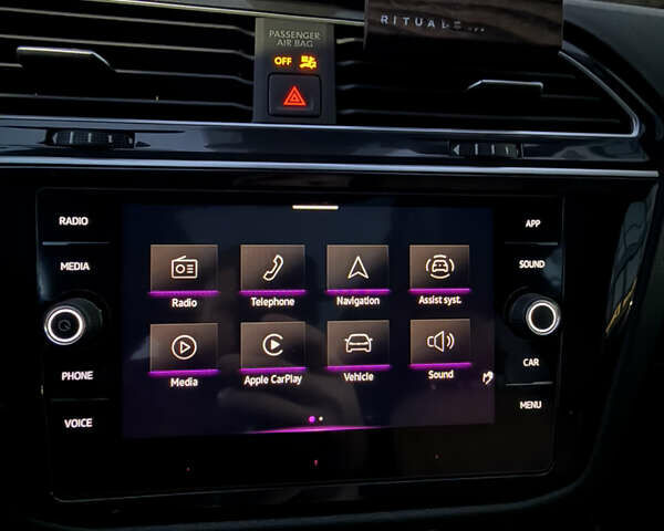 Червоний Фольксваген Tiguan Allspace, об'ємом двигуна 2 л та пробігом 23 тис. км за 29900 $, фото 24 на Automoto.ua