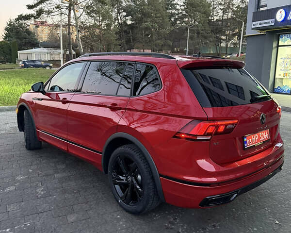 Червоний Фольксваген Tiguan Allspace, об'ємом двигуна 2 л та пробігом 23 тис. км за 29900 $, фото 7 на Automoto.ua