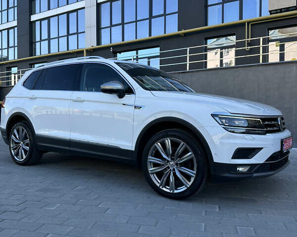 Фольксваген Tiguan Allspace, об'ємом двигуна 2 л та пробігом 162 тис. км за 30500 $, фото 13 на Automoto.ua