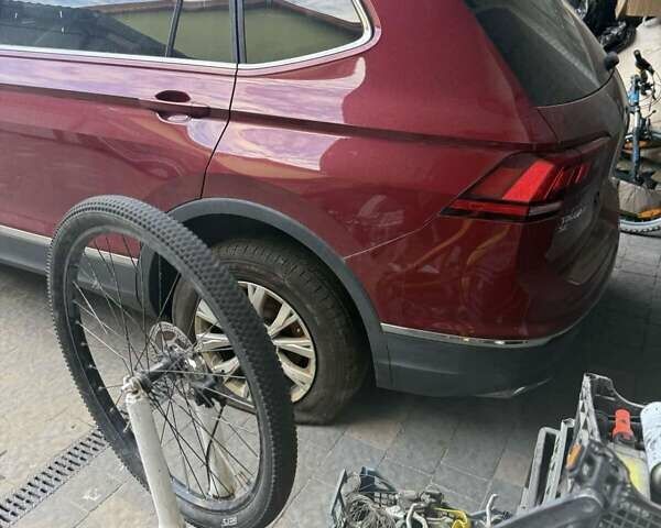 Фольксваген Tiguan Allspace, объемом двигателя 1.98 л и пробегом 280 тыс. км за 8700 $, фото 8 на Automoto.ua