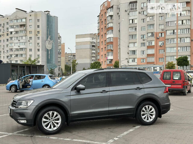 Серый Фольксваген Tiguan Allspace, объемом двигателя 2 л и пробегом 68 тыс. км за 19800 $, фото 70 на Automoto.ua