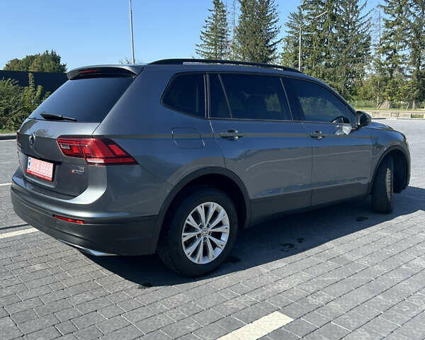 Серый Фольксваген Tiguan Allspace, объемом двигателя 2 л и пробегом 135 тыс. км за 15550 $, фото 12 на Automoto.ua