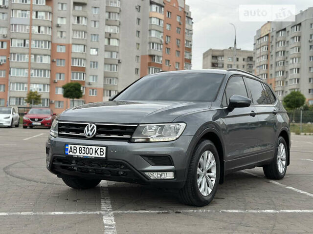 Серый Фольксваген Tiguan Allspace, объемом двигателя 2 л и пробегом 68 тыс. км за 19800 $, фото 98 на Automoto.ua