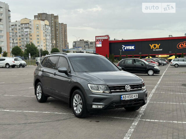 Серый Фольксваген Tiguan Allspace, объемом двигателя 2 л и пробегом 68 тыс. км за 19800 $, фото 85 на Automoto.ua