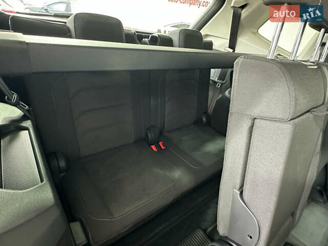 Серый Фольксваген Tiguan Allspace, объемом двигателя 2 л и пробегом 155 тыс. км за 28450 $, фото 26 на Automoto.ua