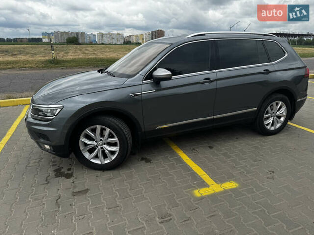 Серый Фольксваген Tiguan Allspace, объемом двигателя 2 л и пробегом 152 тыс. км за 25990 $, фото 7 на Automoto.ua
