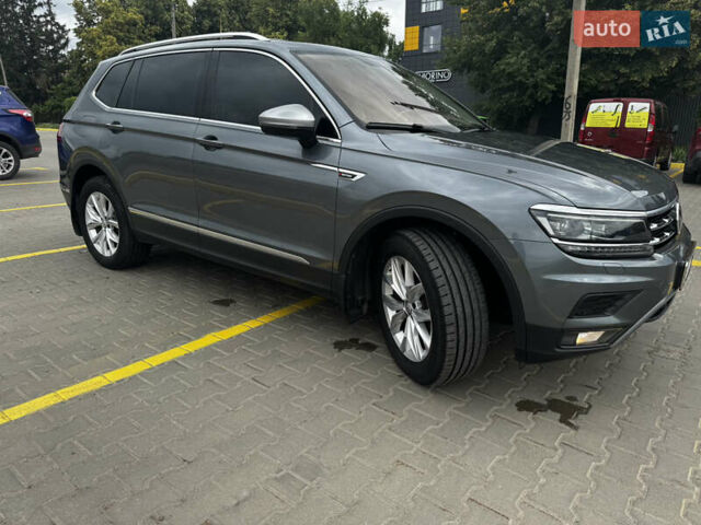 Серый Фольксваген Tiguan Allspace, объемом двигателя 2 л и пробегом 152 тыс. км за 25990 $, фото 6 на Automoto.ua