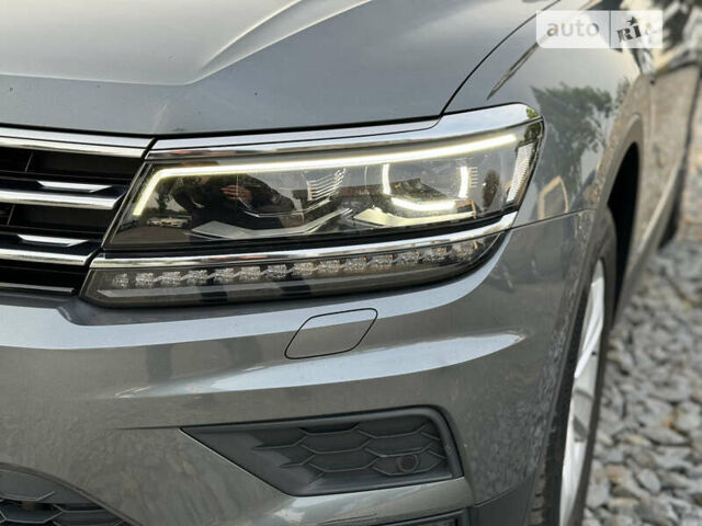 Серый Фольксваген Tiguan Allspace, объемом двигателя 2 л и пробегом 161 тыс. км за 27750 $, фото 17 на Automoto.ua