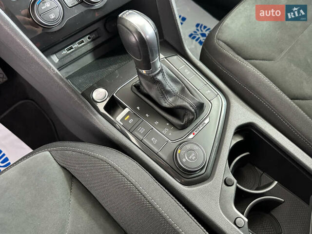 Серый Фольксваген Tiguan Allspace, объемом двигателя 2 л и пробегом 155 тыс. км за 28450 $, фото 21 на Automoto.ua