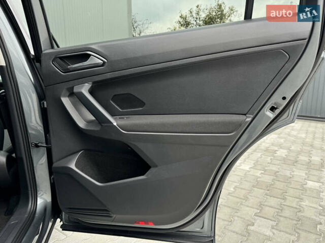Фольксваген Tiguan Allspace 2018 в Мукачеве на Automoto.ua Серый Фольксваген Tiguan Allspace, объемом двигателя 1.98 л и пробегом 149 тыс. км за 15700 $, фото 35 на Automoto.ua