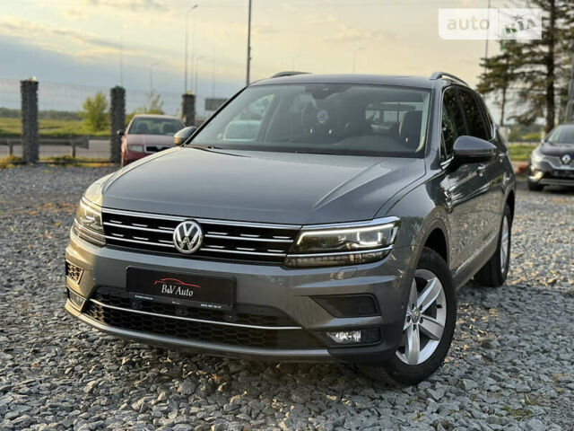 Серый Фольксваген Tiguan Allspace, объемом двигателя 2 л и пробегом 161 тыс. км за 27750 $, фото 2 на Automoto.ua