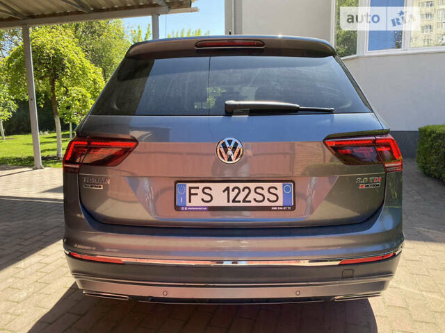 Сірий Фольксваген Tiguan Allspace, об'ємом двигуна 2 л та пробігом 113 тис. км за 28999 $, фото 13 на Automoto.ua