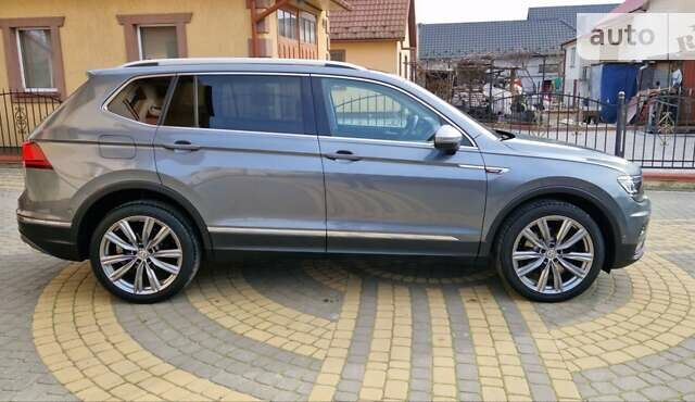 Сірий Фольксваген Tiguan Allspace, об'ємом двигуна 2 л та пробігом 215 тис. км за 24900 $, фото 8 на Automoto.ua