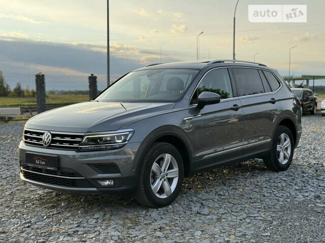 Серый Фольксваген Tiguan Allspace, объемом двигателя 2 л и пробегом 161 тыс. км за 27750 $, фото 5 на Automoto.ua