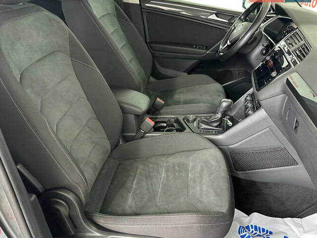 Серый Фольксваген Tiguan Allspace, объемом двигателя 2 л и пробегом 155 тыс. км за 28450 $, фото 17 на Automoto.ua