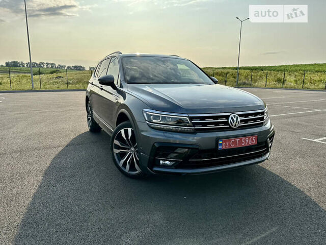 Серый Фольксваген Tiguan Allspace, объемом двигателя 2 л и пробегом 91 тыс. км за 36999 $, фото 101 на Automoto.ua