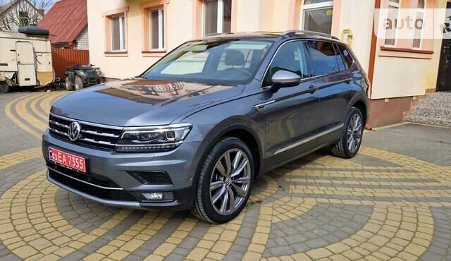 Серый Фольксваген Tiguan Allspace, объемом двигателя 2 л и пробегом 215 тыс. км за 24900 $, фото 1 на Automoto.ua