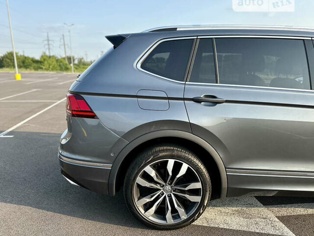 Серый Фольксваген Tiguan Allspace, объемом двигателя 2 л и пробегом 91 тыс. км за 36999 $, фото 23 на Automoto.ua