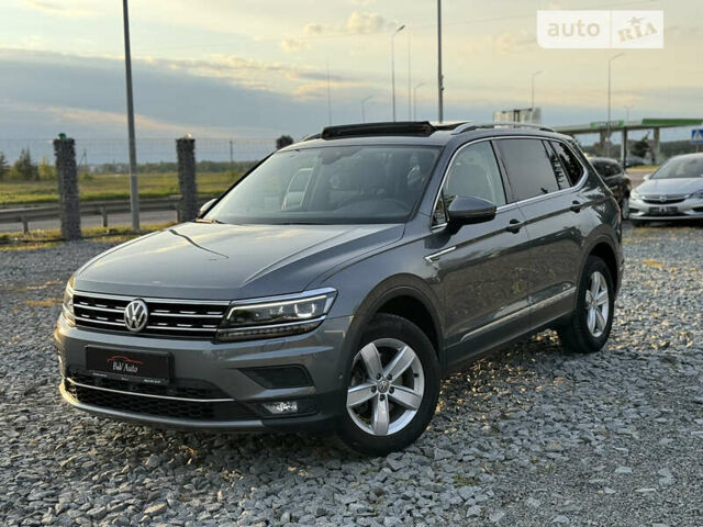 Серый Фольксваген Tiguan Allspace, объемом двигателя 2 л и пробегом 161 тыс. км за 27750 $, фото 3 на Automoto.ua