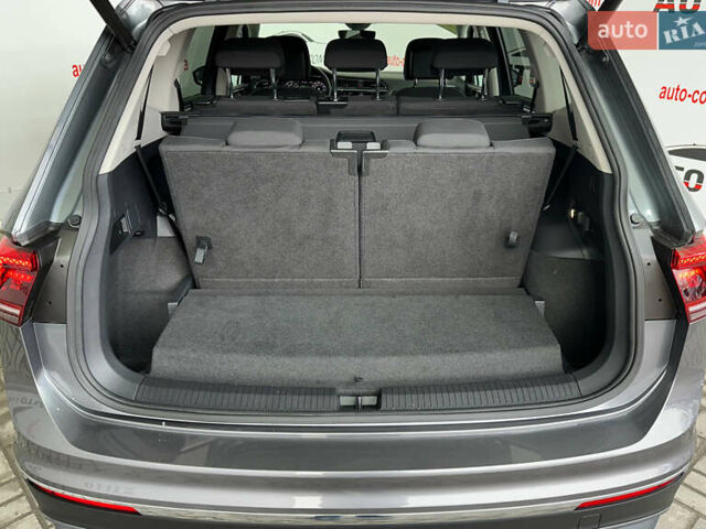Серый Фольксваген Tiguan Allspace, объемом двигателя 2 л и пробегом 155 тыс. км за 28450 $, фото 4 на Automoto.ua
