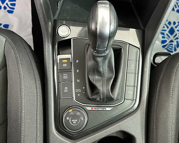 Серый Фольксваген Tiguan Allspace, объемом двигателя 2 л и пробегом 155 тыс. км за 28450 $, фото 22 на Automoto.ua