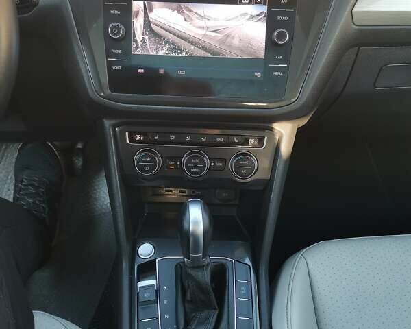 Серый Фольксваген Tiguan Allspace, объемом двигателя 2 л и пробегом 165 тыс. км за 16700 $, фото 27 на Automoto.ua