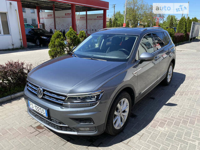 Серый Фольксваген Tiguan Allspace, объемом двигателя 2 л и пробегом 113 тыс. км за 28999 $, фото 2 на Automoto.ua