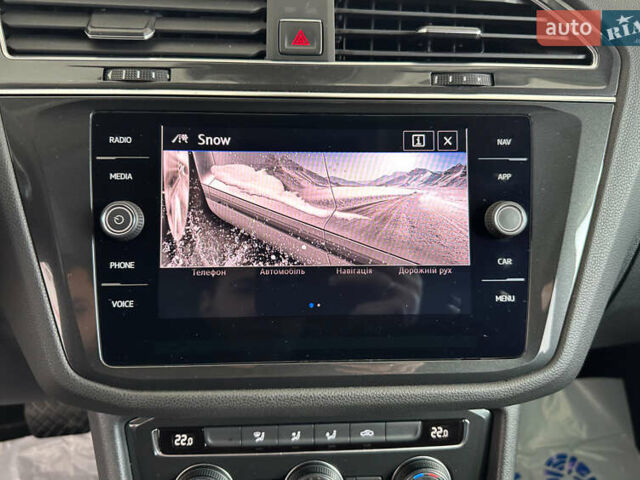 Серый Фольксваген Tiguan Allspace, объемом двигателя 2 л и пробегом 155 тыс. км за 28450 $, фото 35 на Automoto.ua