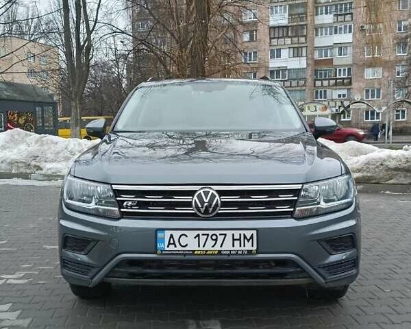 Сірий Фольксваген Tiguan Allspace, об'ємом двигуна 1.98 л та пробігом 69 тис. км за 22700 $, фото 1 на Automoto.ua