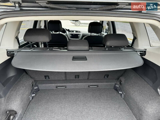 Серый Фольксваген Tiguan Allspace, объемом двигателя 2 л и пробегом 152 тыс. км за 25990 $, фото 40 на Automoto.ua