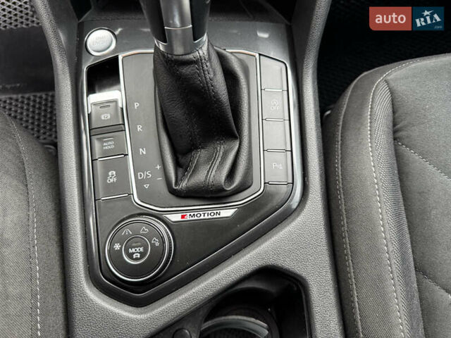 Серый Фольксваген Tiguan Allspace, объемом двигателя 2 л и пробегом 152 тыс. км за 25990 $, фото 20 на Automoto.ua