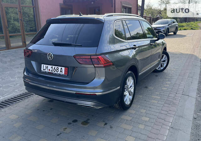 Сірий Фольксваген Tiguan Allspace, об'ємом двигуна 2 л та пробігом 149 тис. км за 31900 $, фото 61 на Automoto.ua