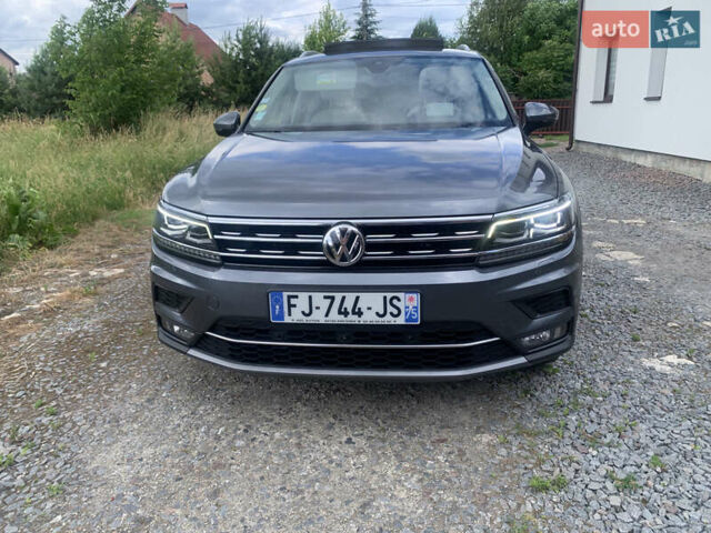 Сірий Фольксваген Tiguan Allspace, об'ємом двигуна 2 л та пробігом 215 тис. км за 27100 $, фото 13 на Automoto.ua