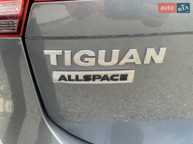 Сірий Фольксваген Tiguan Allspace, об'ємом двигуна 2 л та пробігом 215 тис. км за 27100 $, фото 5 на Automoto.ua
