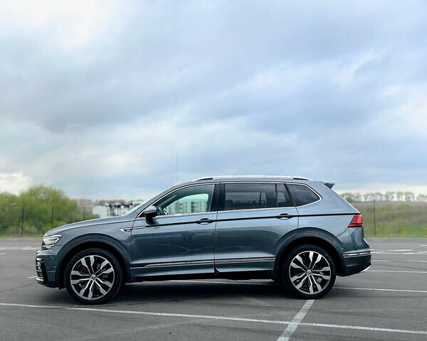 Серый Фольксваген Tiguan Allspace, объемом двигателя 2 л и пробегом 139 тыс. км за 33850 $, фото 7 на Automoto.ua