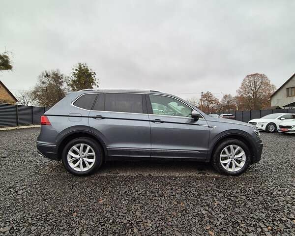 Серый Фольксваген Tiguan Allspace, объемом двигателя 2 л и пробегом 184 тыс. км за 29499 $, фото 3 на Automoto.ua