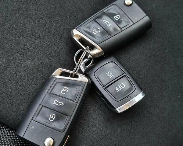 Сірий Фольксваген Tiguan Allspace, об'ємом двигуна 0 л та пробігом 177 тис. км за 30747 $, фото 49 на Automoto.ua
