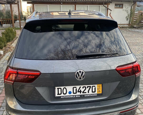 Серый Фольксваген Tiguan Allspace, объемом двигателя 2 л и пробегом 155 тыс. км за 30700 $, фото 8 на Automoto.ua