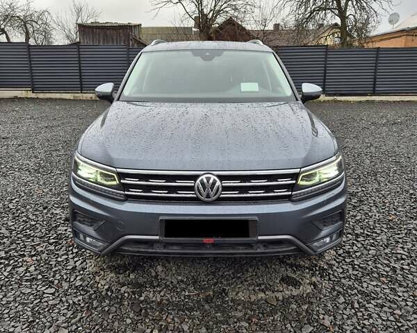 Серый Фольксваген Tiguan Allspace, объемом двигателя 2 л и пробегом 184 тыс. км за 29499 $, фото 1 на Automoto.ua