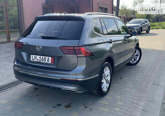 Сірий Фольксваген Tiguan Allspace, об'ємом двигуна 2 л та пробігом 149 тис. км за 31900 $, фото 62 на Automoto.ua