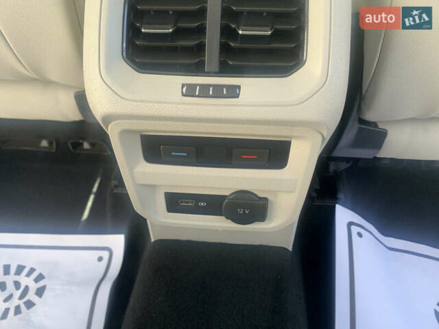 Сірий Фольксваген Tiguan Allspace, об'ємом двигуна 2 л та пробігом 215 тис. км за 27100 $, фото 22 на Automoto.ua