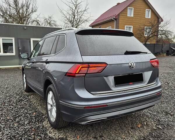 Серый Фольксваген Tiguan Allspace, объемом двигателя 2 л и пробегом 184 тыс. км за 29499 $, фото 6 на Automoto.ua