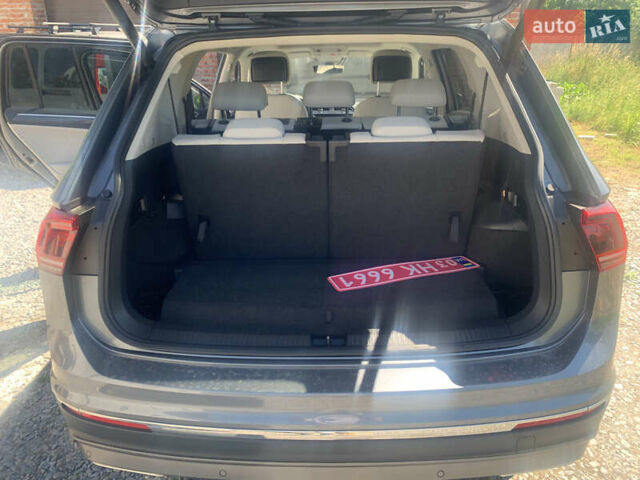 Сірий Фольксваген Tiguan Allspace, об'ємом двигуна 2 л та пробігом 215 тис. км за 27100 $, фото 26 на Automoto.ua