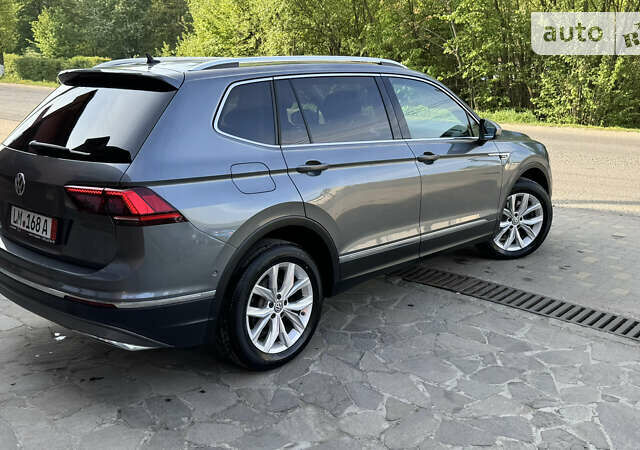 Сірий Фольксваген Tiguan Allspace, об'ємом двигуна 2 л та пробігом 149 тис. км за 31900 $, фото 16 на Automoto.ua