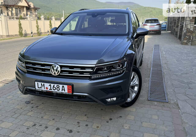 Сірий Фольксваген Tiguan Allspace, об'ємом двигуна 2 л та пробігом 149 тис. км за 31900 $, фото 39 на Automoto.ua