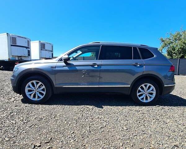 Сірий Фольксваген Tiguan Allspace, об'ємом двигуна 0 л та пробігом 177 тис. км за 30747 $, фото 9 на Automoto.ua